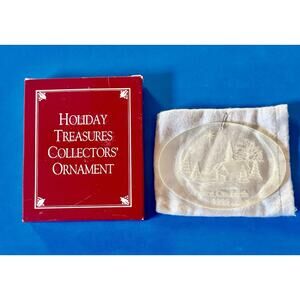 1995 Holiday Treasures Collectors’ Acrylic Oval Ornament Peace On Earth Church